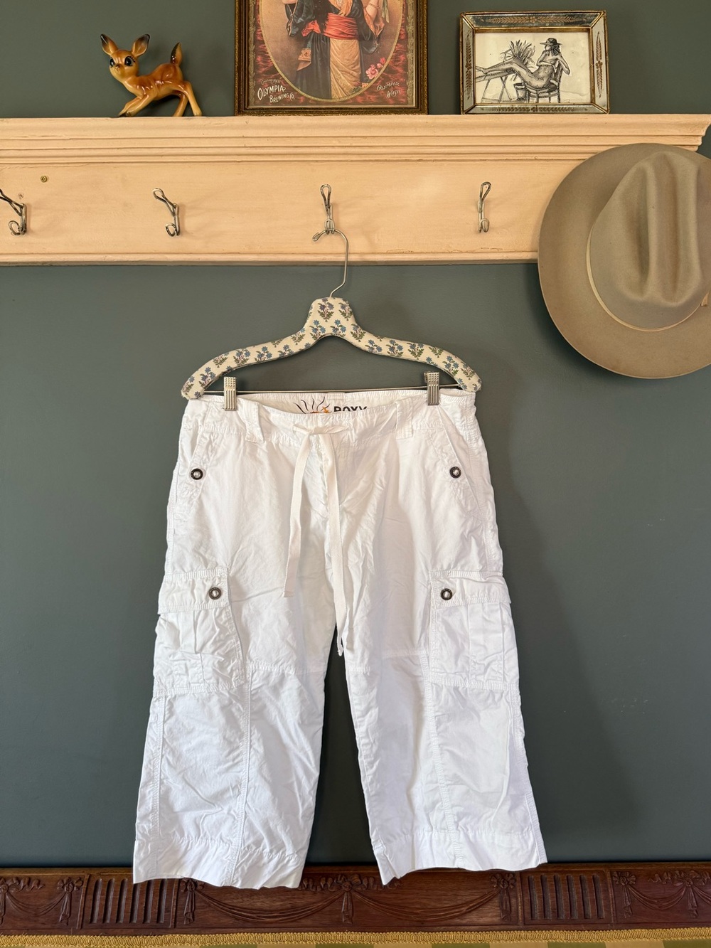 Roxy Y2K vintage low rise White Drawstring Cargo Capris